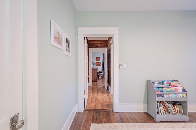 Building Photo - Updated Historically Charming Bungalow walking distance to Greenville Ave