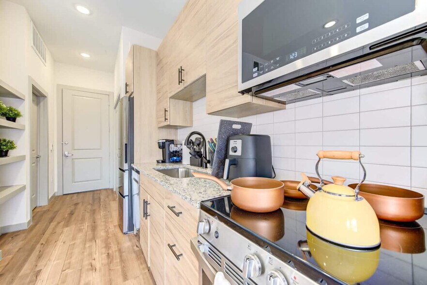 Building Photo - 1111 Shepherd Dr