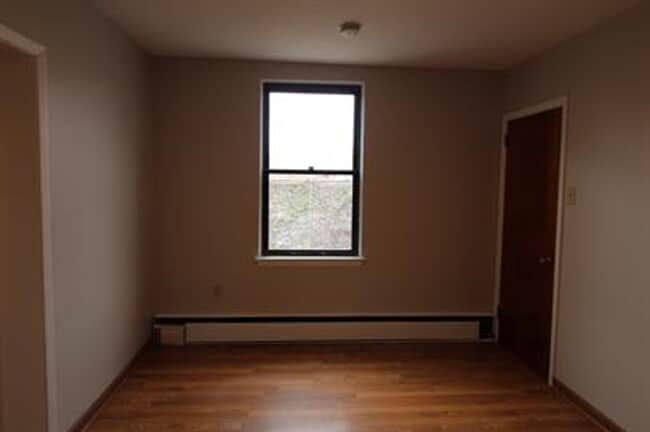 Building Photo - 845 Western Ave