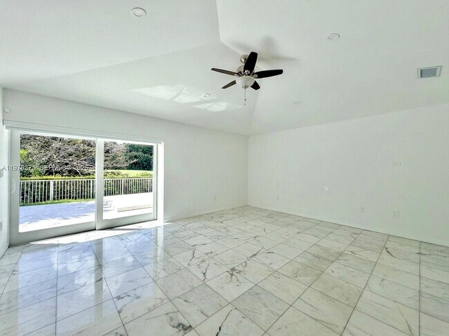 Building Photo - 4934 NW 94th Doral Pl