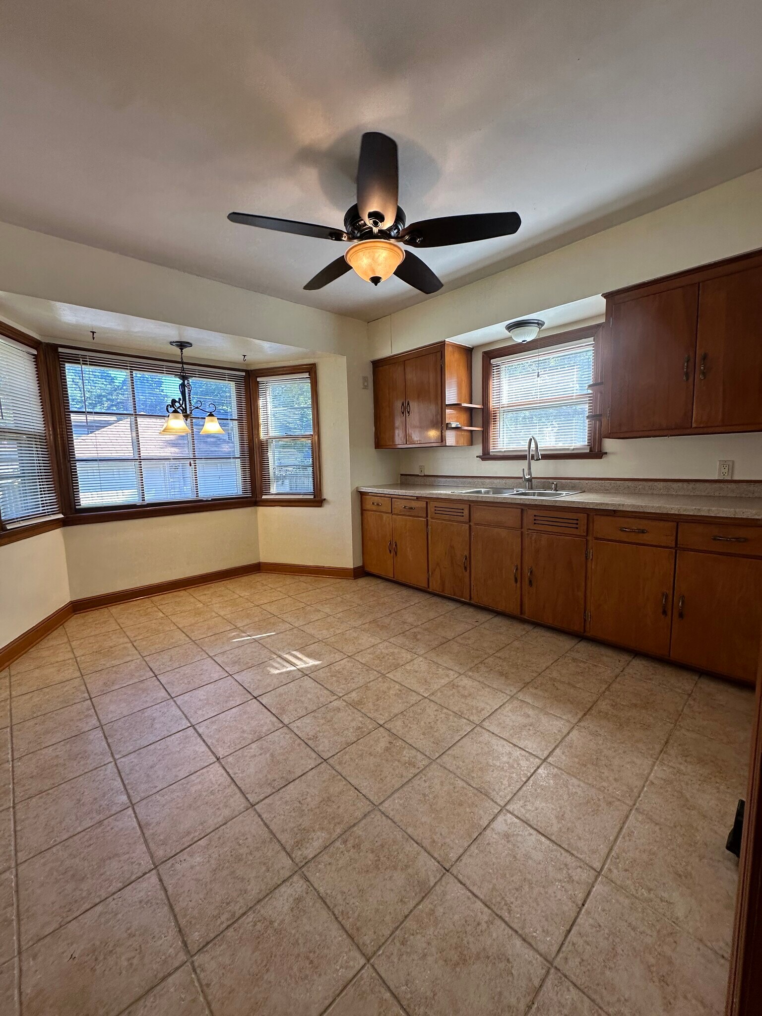 Building Photo - 3210 N 48th St