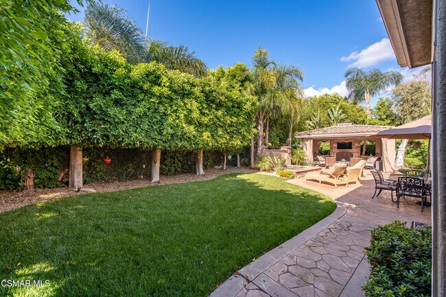 Building Photo - 48 Golden Glen Dr