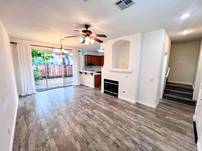 Building Photo - Beautiful 2 bedroom Condo located in Murrieta for LEASE