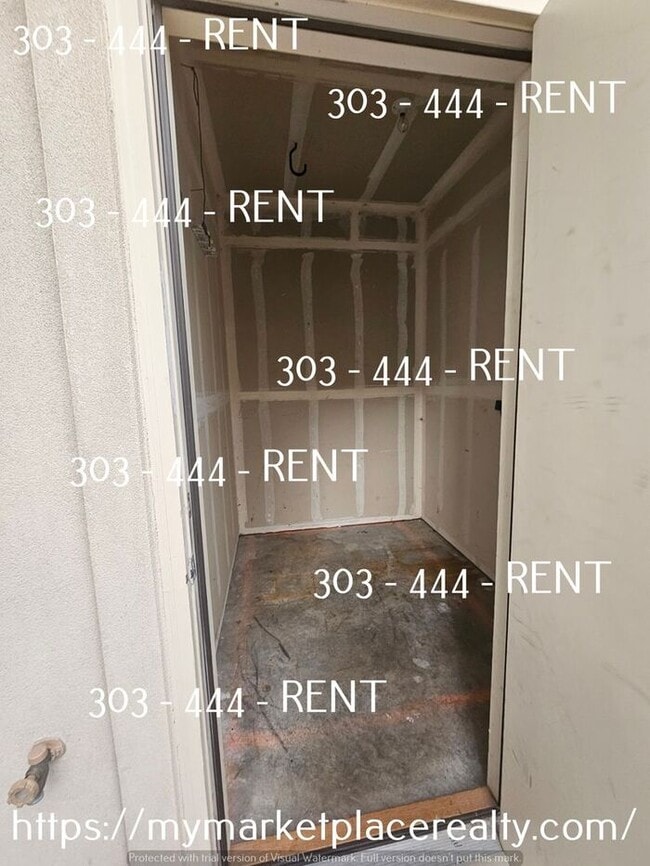 Building Photo - Make this your new home in time for the ho...