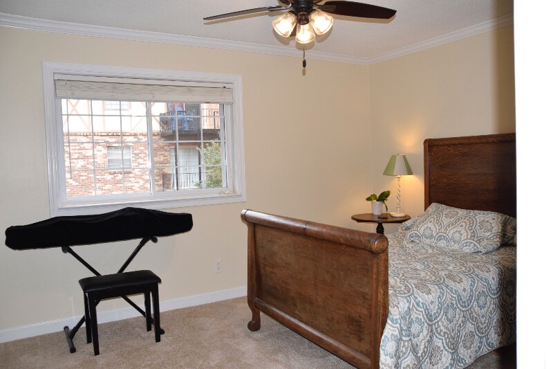 Building Photo - 1175 Church St