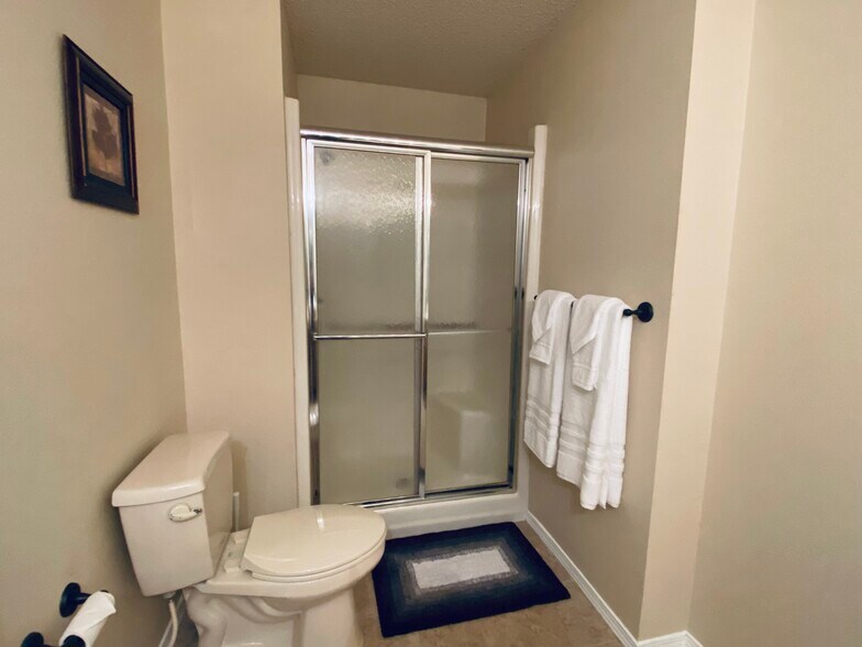 Building Photo - 104 Ivy Pl