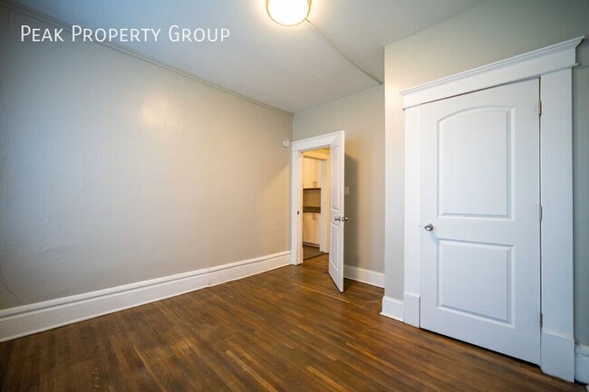 Building Photo - 133 E 12th Ave