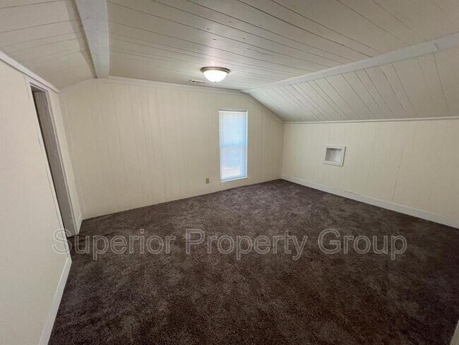 Building Photo - 525 1/2 Cherry St