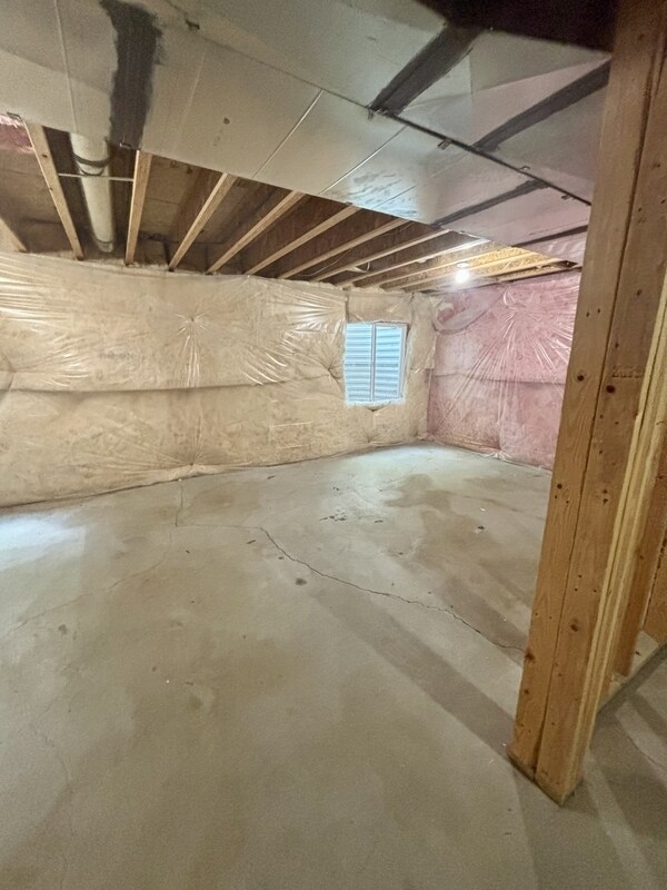 Building Photo - 215 1135 S