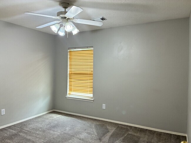 Building Photo - 12402 Ravens Chase Ln