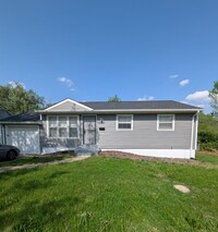 Building Photo - Welcome Home to 9312 Nelan!