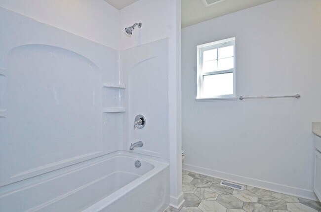 Building Photo - 3858 Heath Ave N