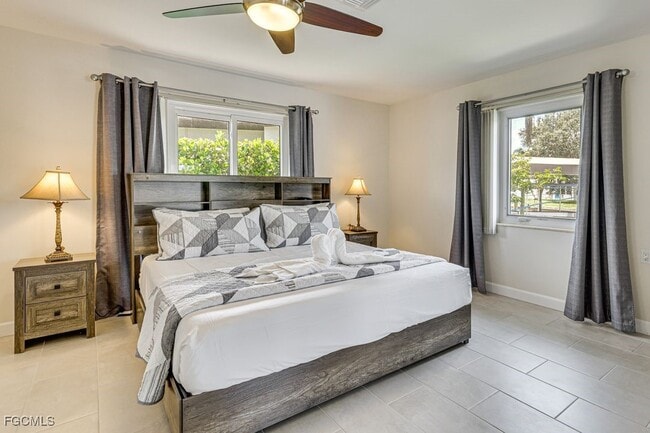 Building Photo - 15340 River by Rd