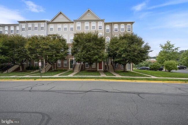 Building Photo - 15555 John Diskin Cir