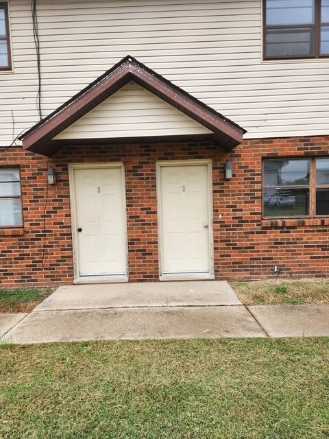 Building Photo - 32 Bellevue Dr