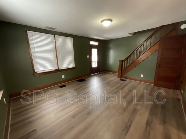 Building Photo - 727 N Pitt St