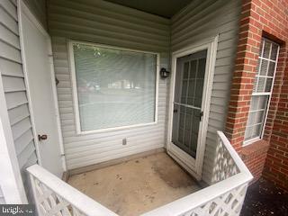 Building Photo - 901 Diamond Dr