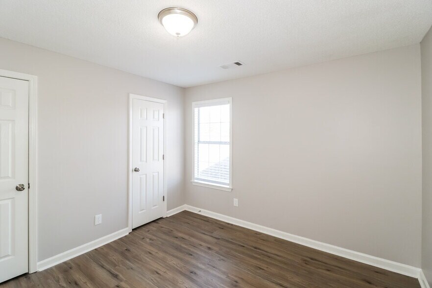 Building Photo - 8697 Clear Sky Path