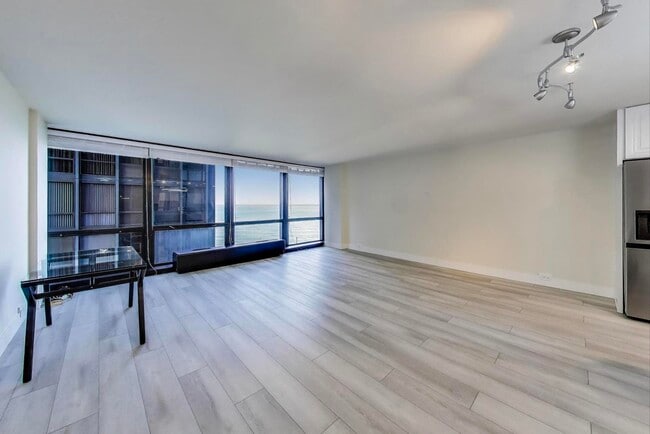 Building Photo - 900 N Lake Shore Dr