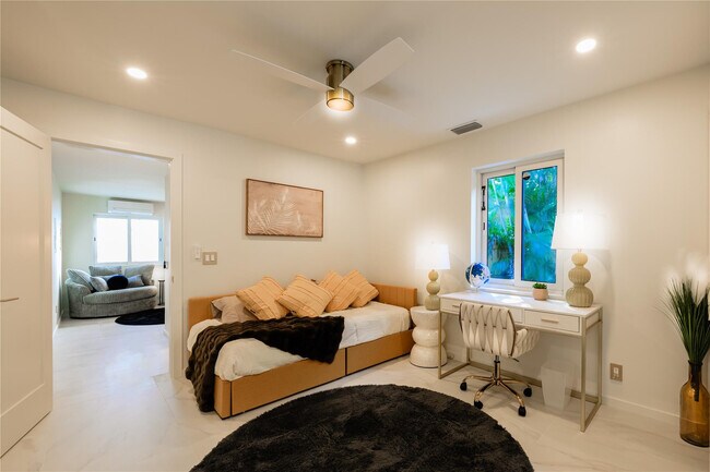 Building Photo - 3615 Sherwood Blvd