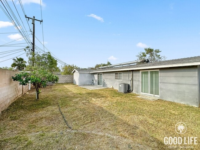 Building Photo - Spacious 4-Bed, 2-Bath Anaheim Duplex with Modern Amenities & Large Backyard + Assigned Parking