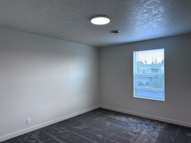 Building Photo - 16662 Shaw Pine Ct