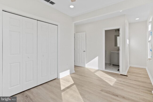 Building Photo - 112 N Hilton St