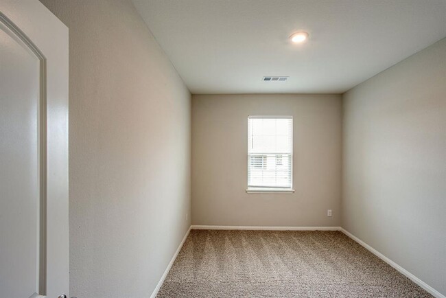 Building Photo - 257 Mount Vernon Way