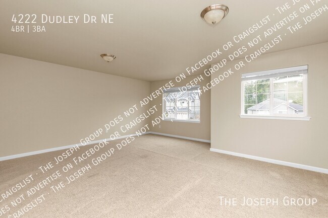 Building Photo - 4222 Dudley Dr NE