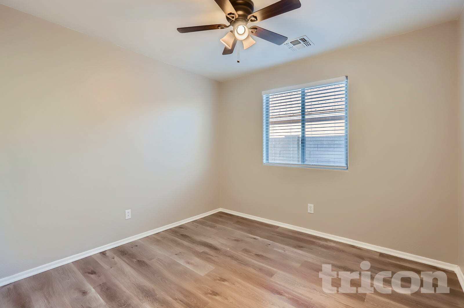 Building Photo - 25841 W Valley View Dr