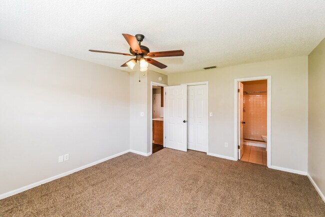 Building Photo - 1545 Kingfisher Blvd