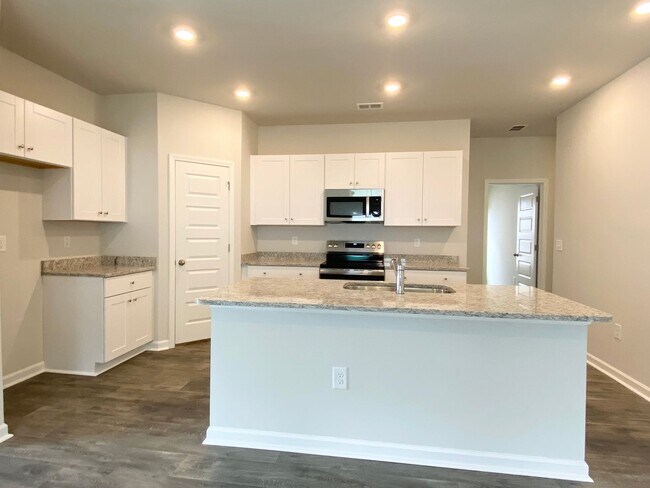 Building Photo - LIKE NEW home in a new subdivision!