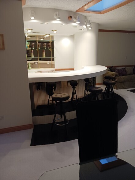 Building Photo - 10515 W Grand Ave