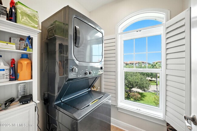 Building Photo - 4300 S Beach Pkwy