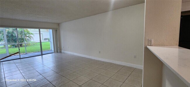 Building Photo - 4235 N University Dr