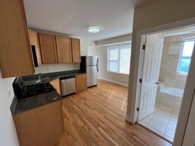 Building Photo - 4606 N Monticello Ave