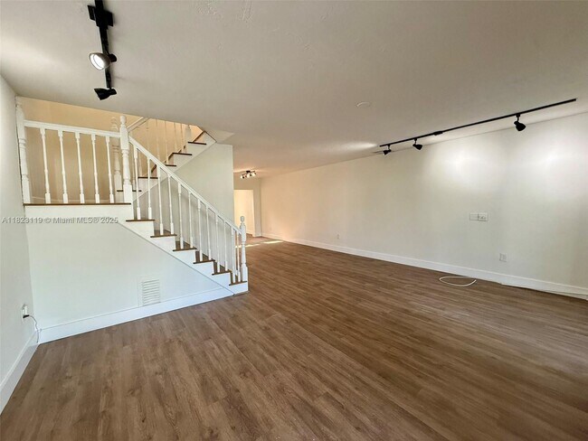 Building Photo - 8522 SW 103rd Ave