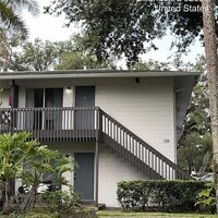 Building Photo - 138 America St