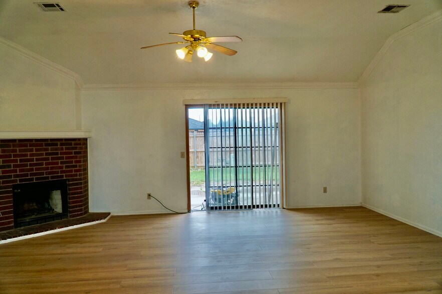 Building Photo - 5004 SE 84th St