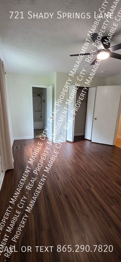 Building Photo - 721 Shady Springs Ln