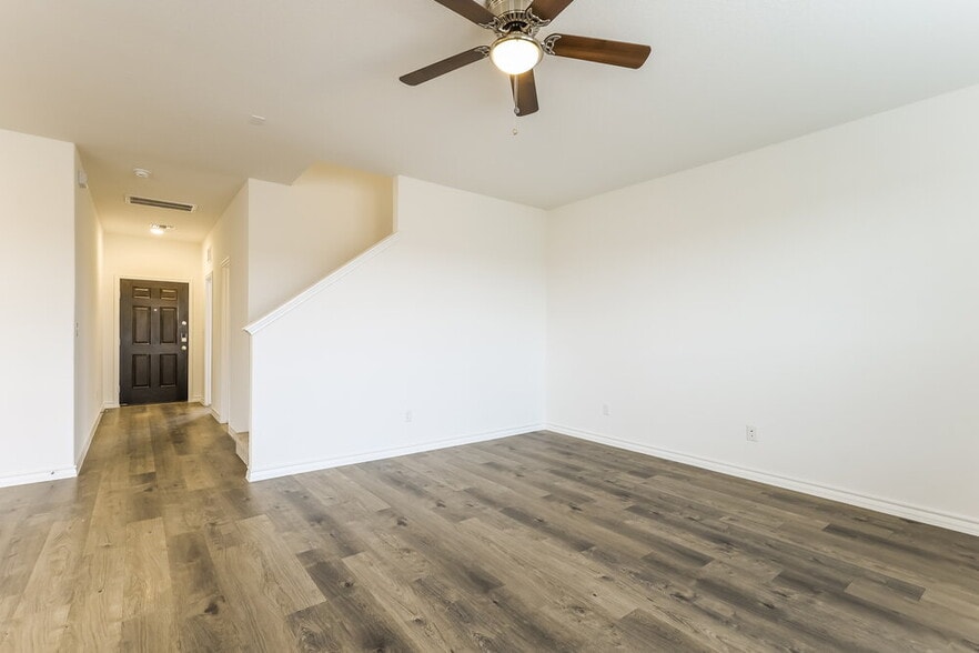 Building Photo - 10407 Monte Carmel Pl