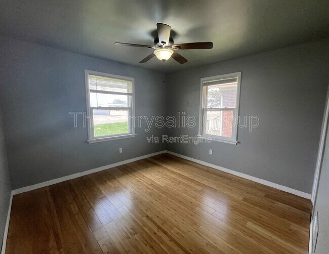 Building Photo - 309 Iowa Ave