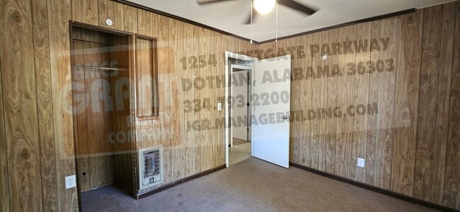 Building Photo - 2404 Scott Rd