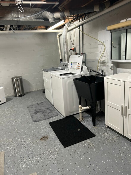 Building Photo - 2920 Gerbert Rd