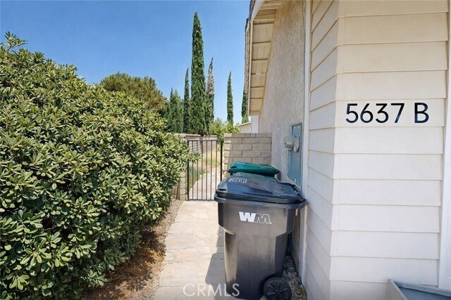 Building Photo - 5637 Redwood Ave