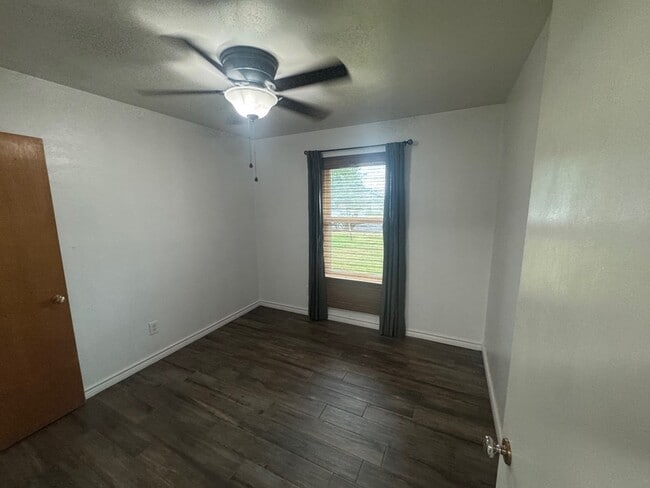 Building Photo - 4217 Redbud Ave