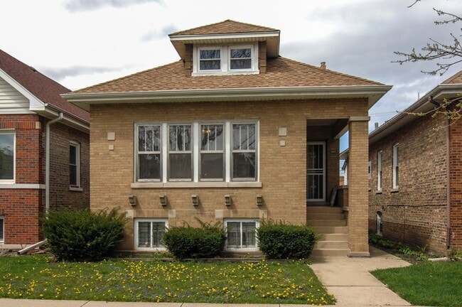 Primary Photo - 2318 N Keating Ave