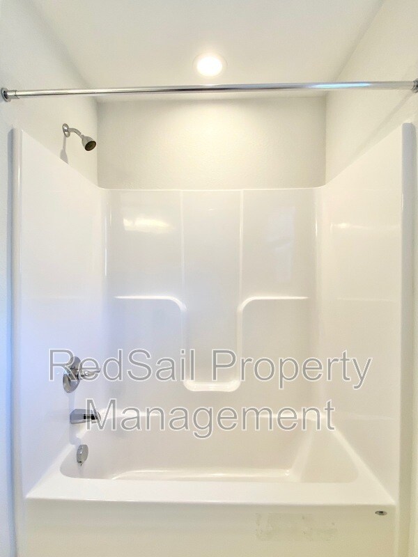 Building Photo - 2758 McKann Ave