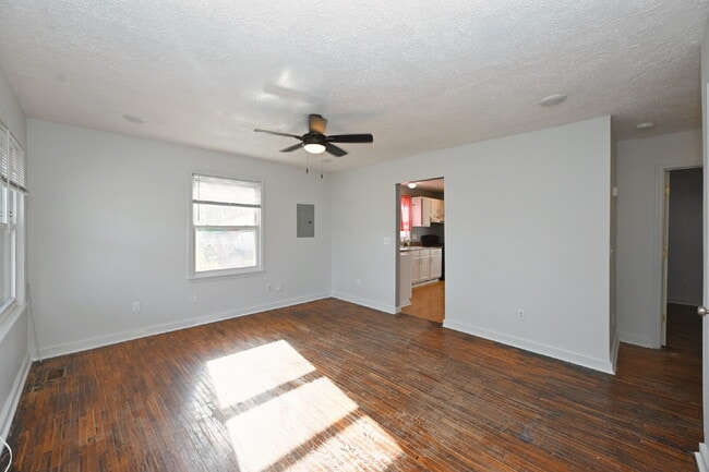 Building Photo - Updated 2BR/2BA Home | Rare Second Bath, Efficient Layout