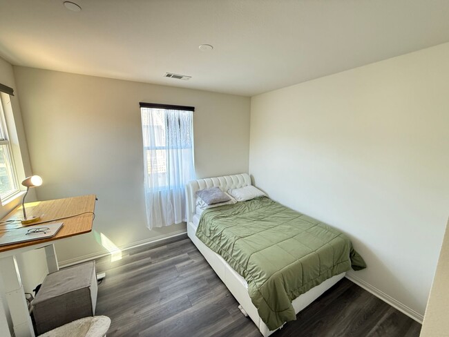 Building Photo - Charming 3-Bedroom Home in Gated Canyon Co...